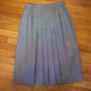 Anne Klein RN 50610-Vintage Pleated Grey Skirt-Mid Length-Size 10